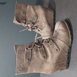 SOREL JOAN ARTIC BROWN LEATHER WEDGE WOMEN'S BOOTS Sz 7 PRE-OWNED LACE UP